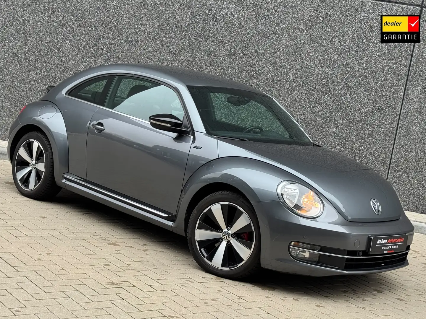 Volkswagen Beetle 2.0 TSI R-line Dsg 200 PK Cruise Clima Grau - 1