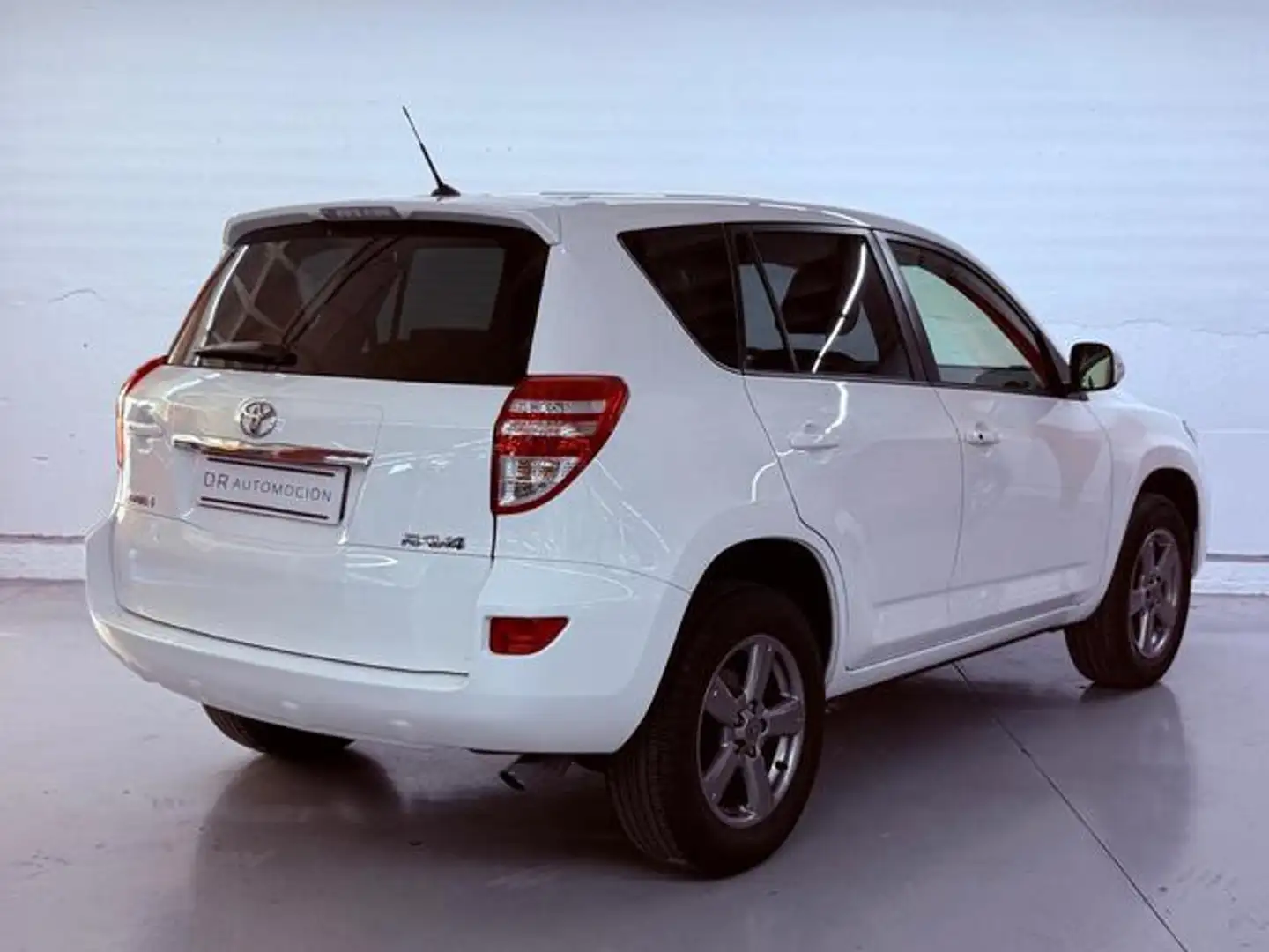 Toyota RAV 4 2.2D-4D Active 4x2 Blanc - 2