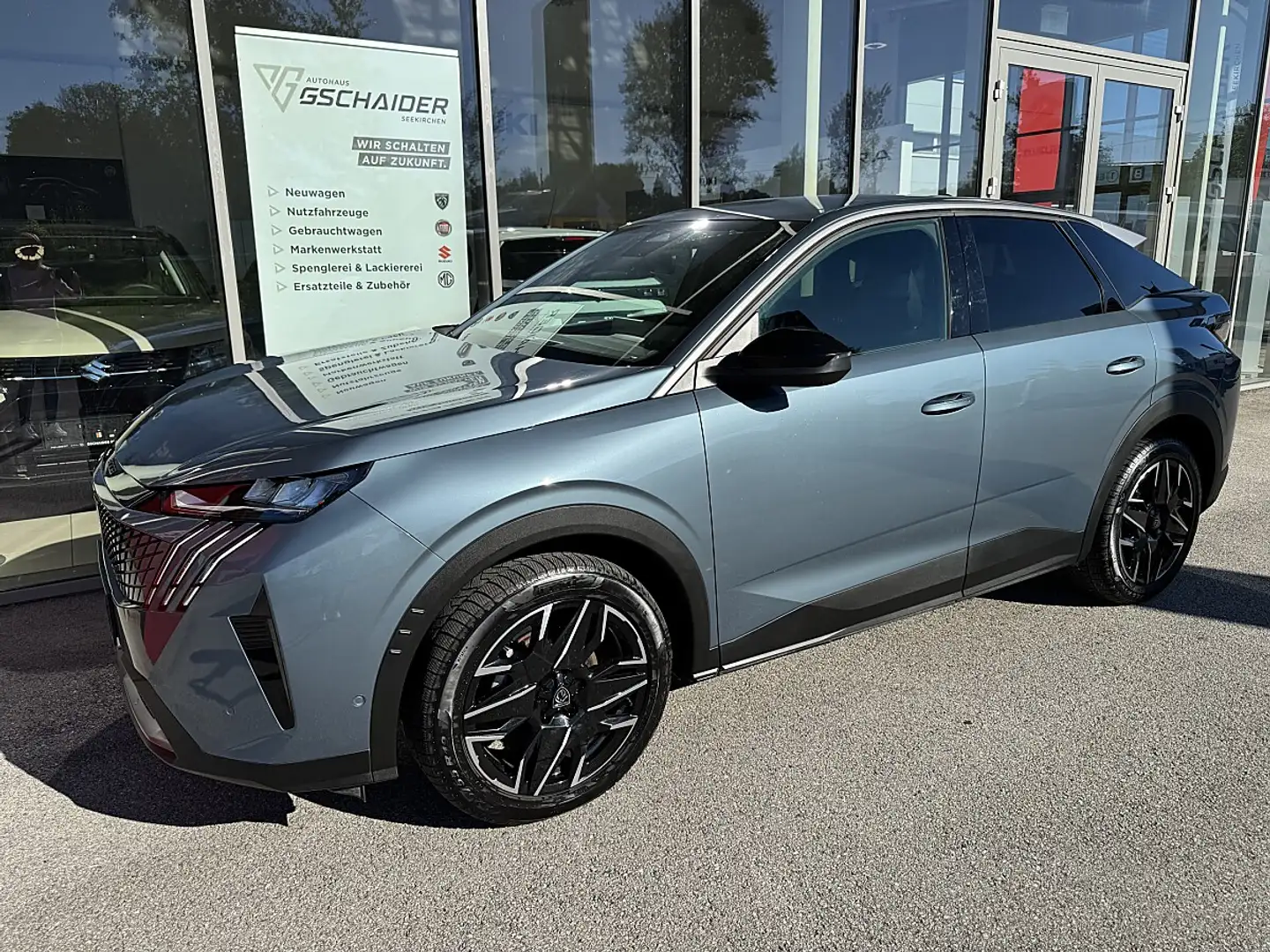 Peugeot 3008 Allure Hybrid 145 e-DCS6 Blau - 2