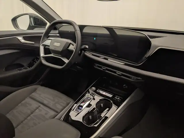 Audi A6 view 6