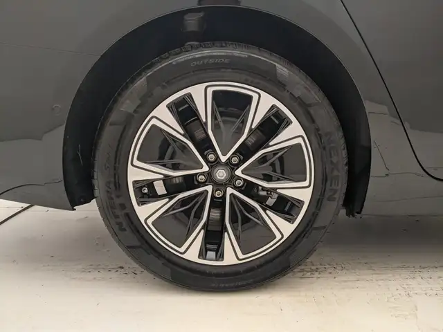 Audi A6 view 9