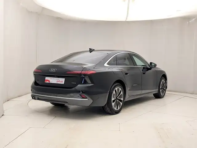 Audi A6 view 4