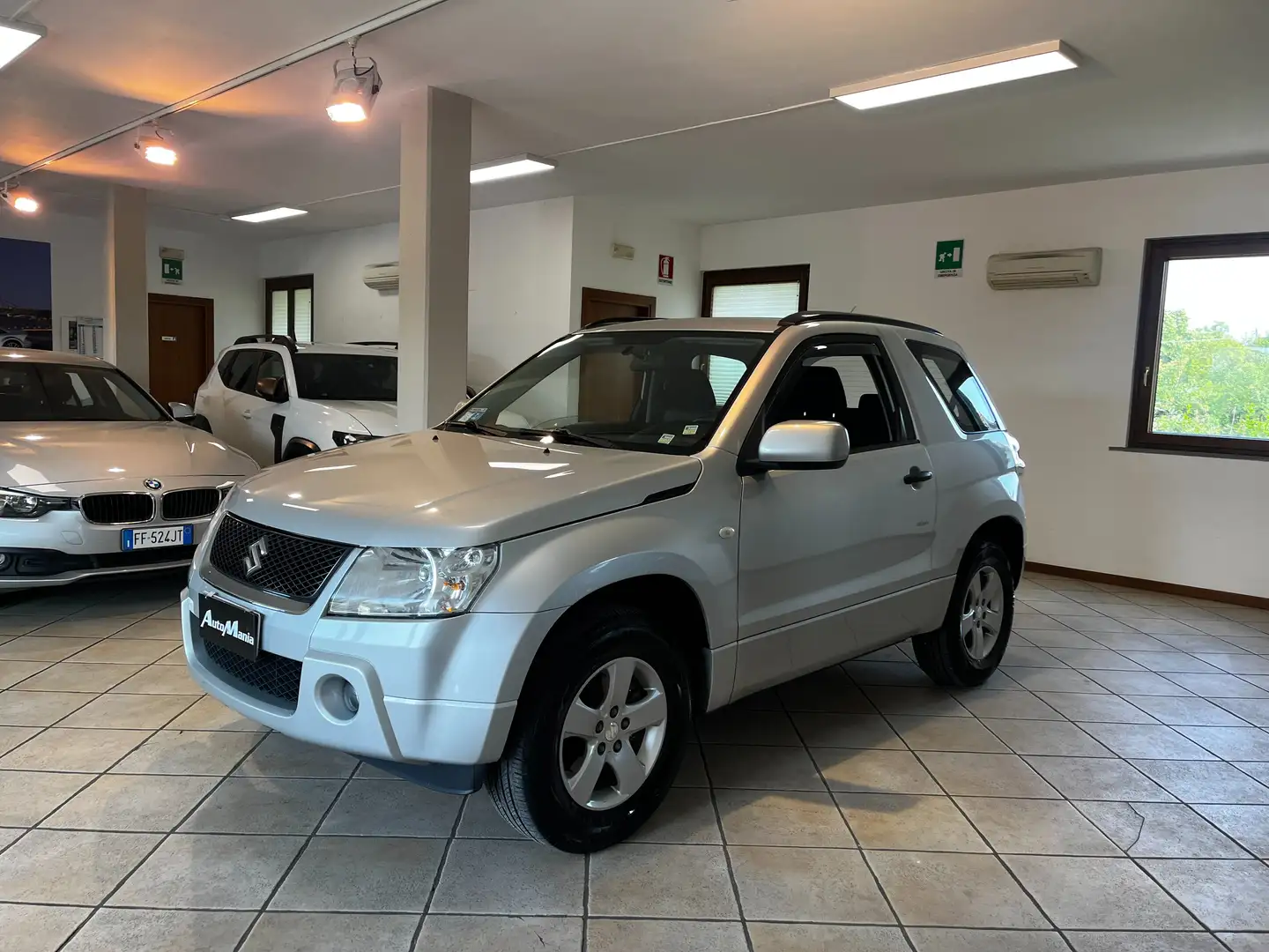 Suzuki Grand Vitara Grand Vitara 3p 1.6 vvt 16v  4x4 Plateado - 2