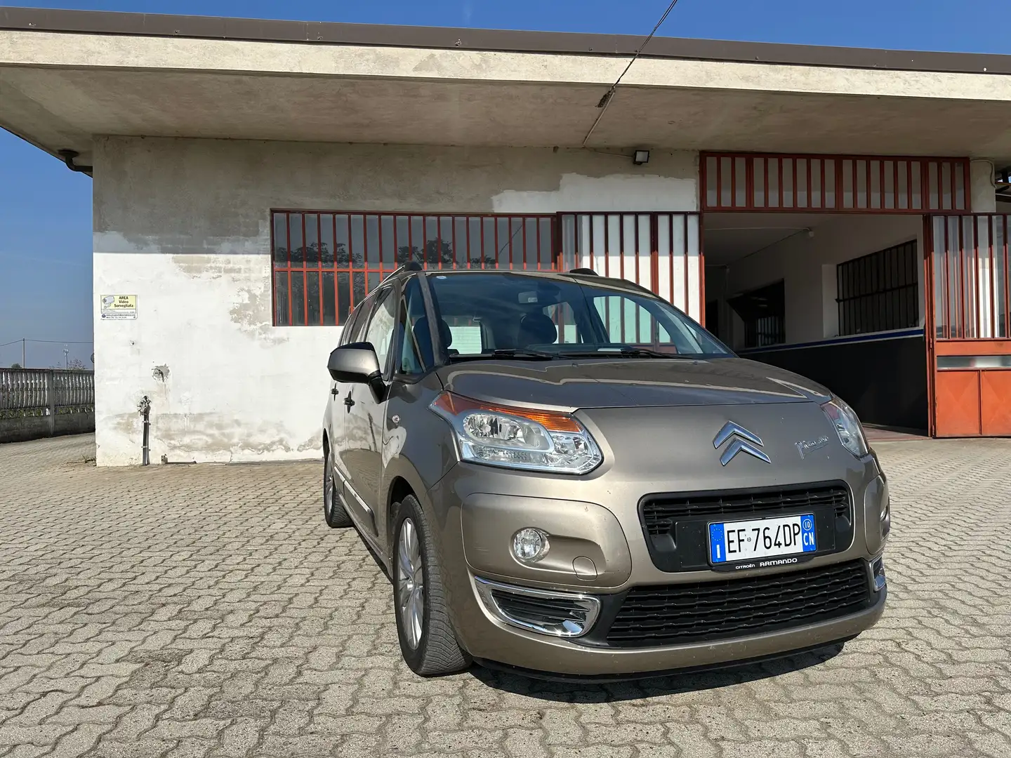 Citroen C3 C3 Picasso Picasso 1.4 vti Exclusive style Zilver - 1