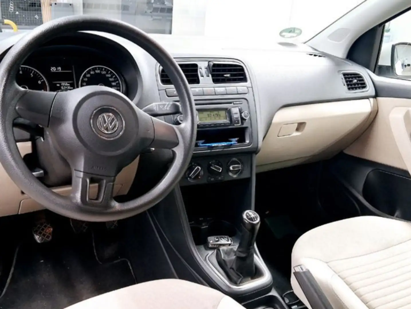 Volkswagen Polo 5p 1.2 Comfortline 70cv Clima Garanzia 12 mesi - 2