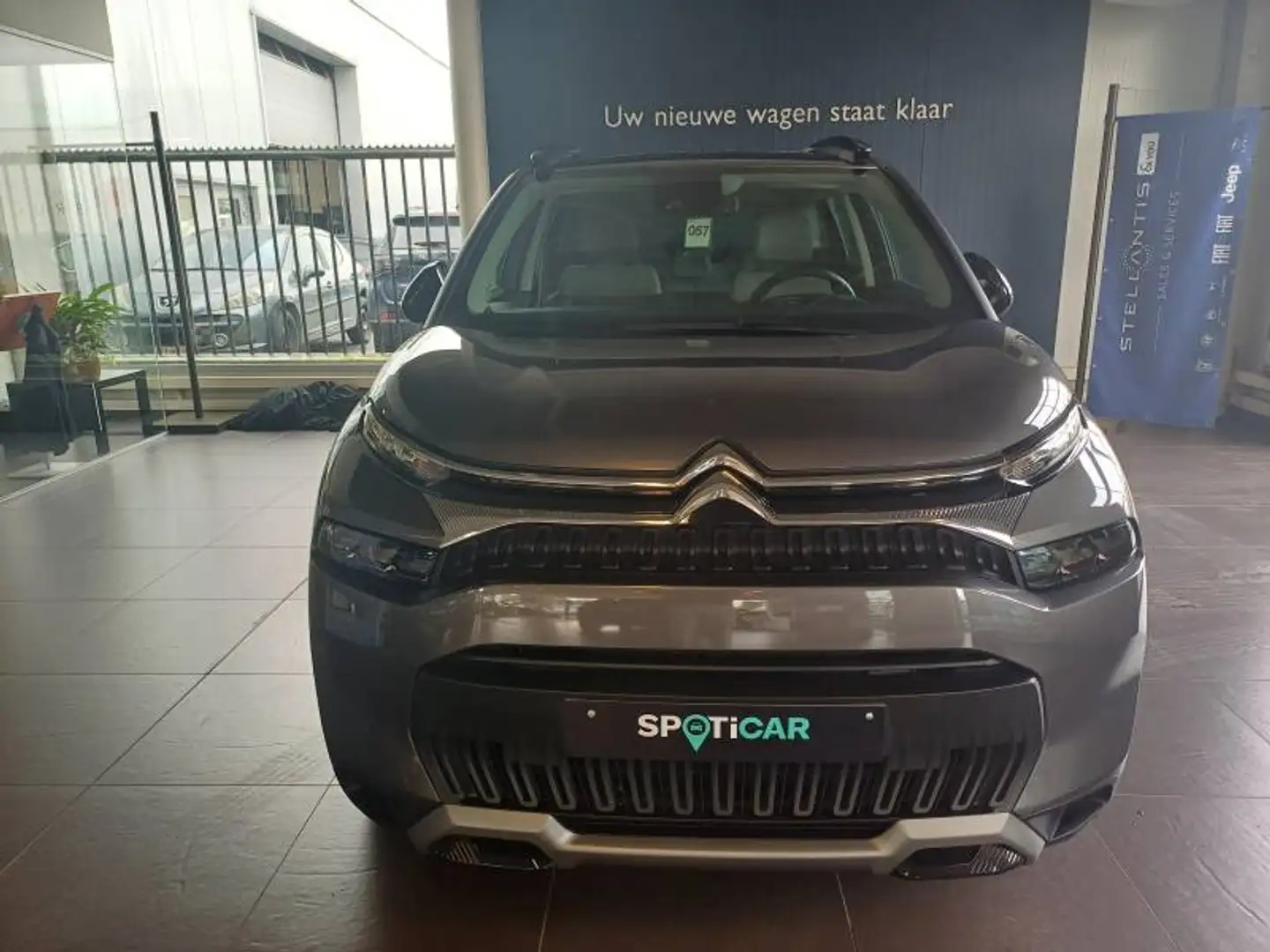 Citroen C3 Aircross 1 1.2 PureTech 110 S&S MAN6 Shine Grijs - 2