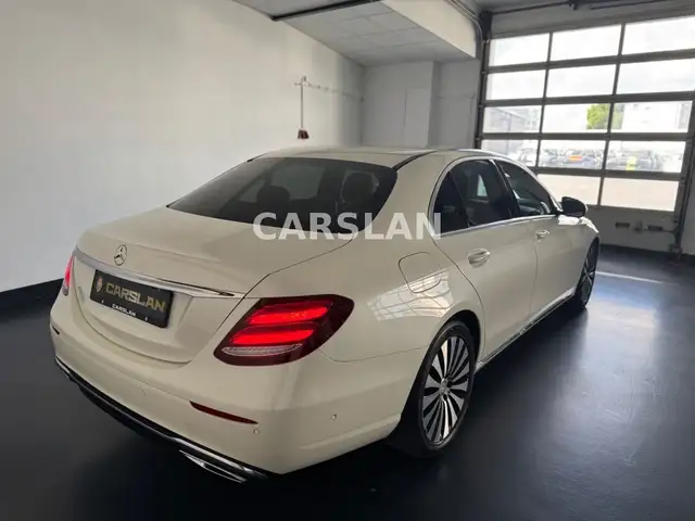 Mercedes-Benz E-Class view 12