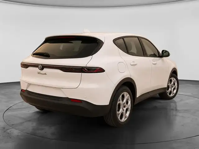Alfa Romeo Tonale view 2