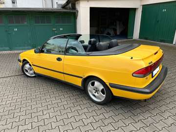 900 2.0i SE Mellow Yellow