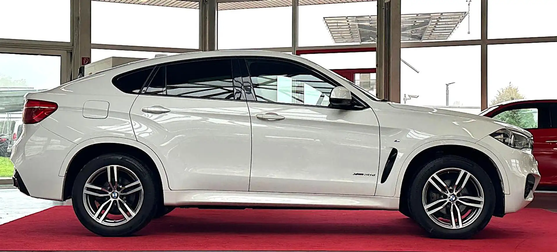 BMW X6 xDrive 30d M Sport LED LEDER RFK SHADOW LINE Weiß - 2