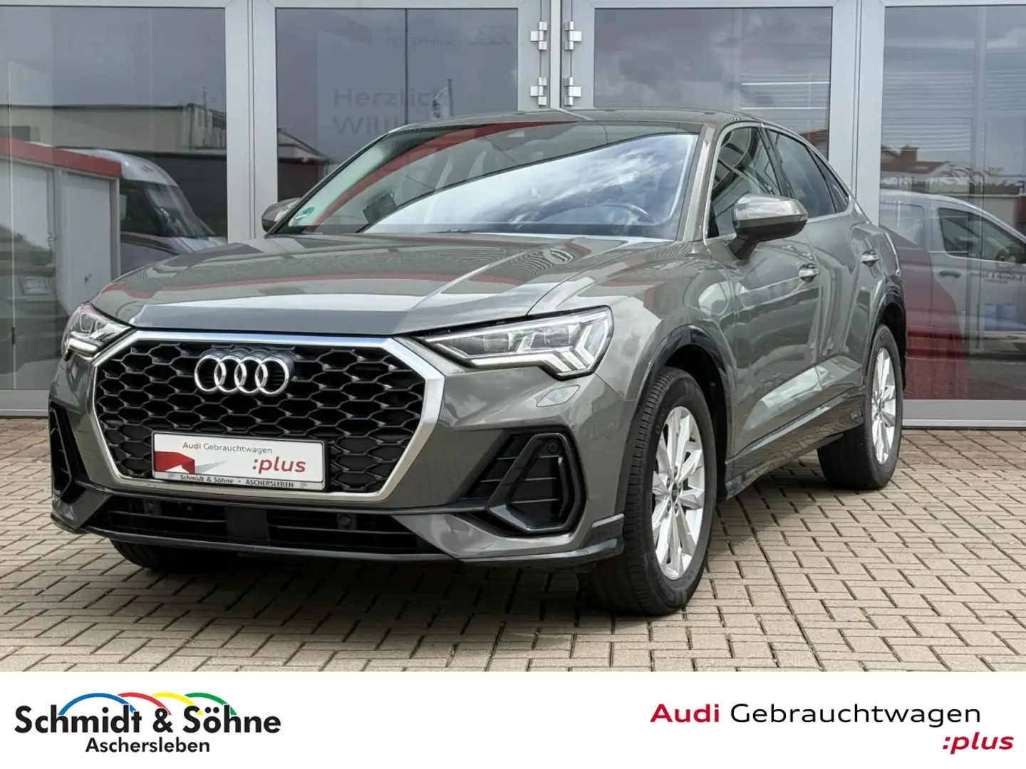 Audi Q3 Sportback TFSI S-tronic MATRIX+ACC+KAMERA+NAV Grau - 1
