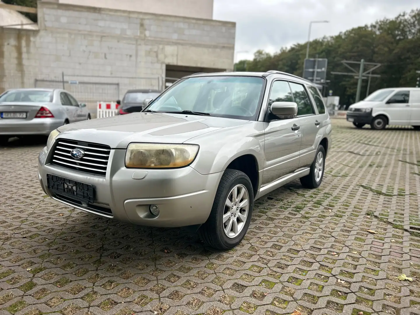Subaru Forester 2.0 X Comfort, 1-Hand, Klima, Pano, Tempomat Grau - 1