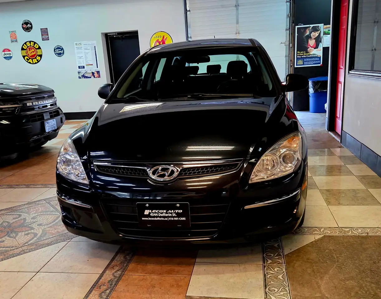 Hyundai ELANTRA fotografie Hyundai ELANTRA
