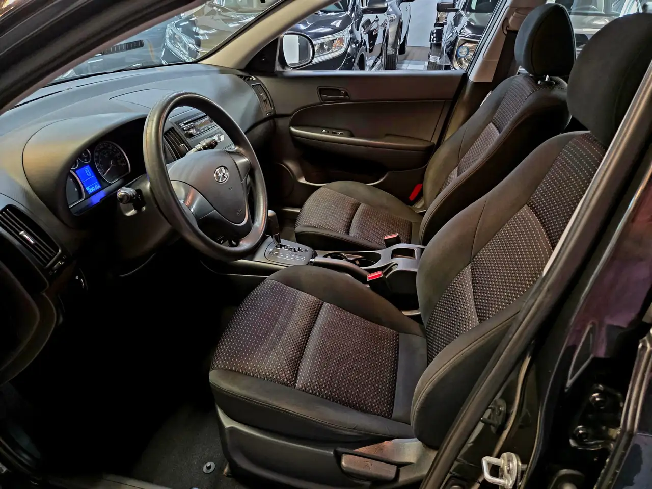Hyundai ELANTRA fotografie Hyundai ELANTRA