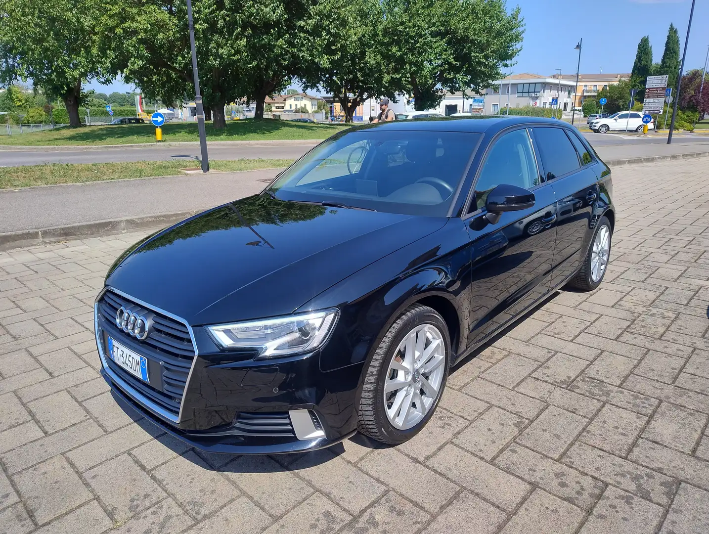 Audi A3 Sportback 30 1.0 tfsi Sport 116cv s-tronic Noir - 1