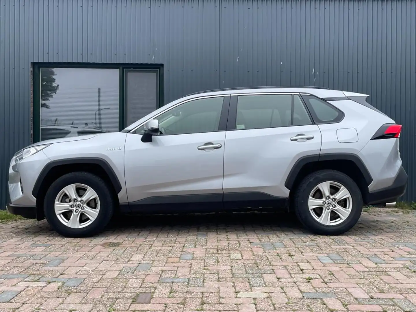 Toyota RAV 4 2.5 Hybrid AWD Carplay, ACC, Keyless Grau - 2