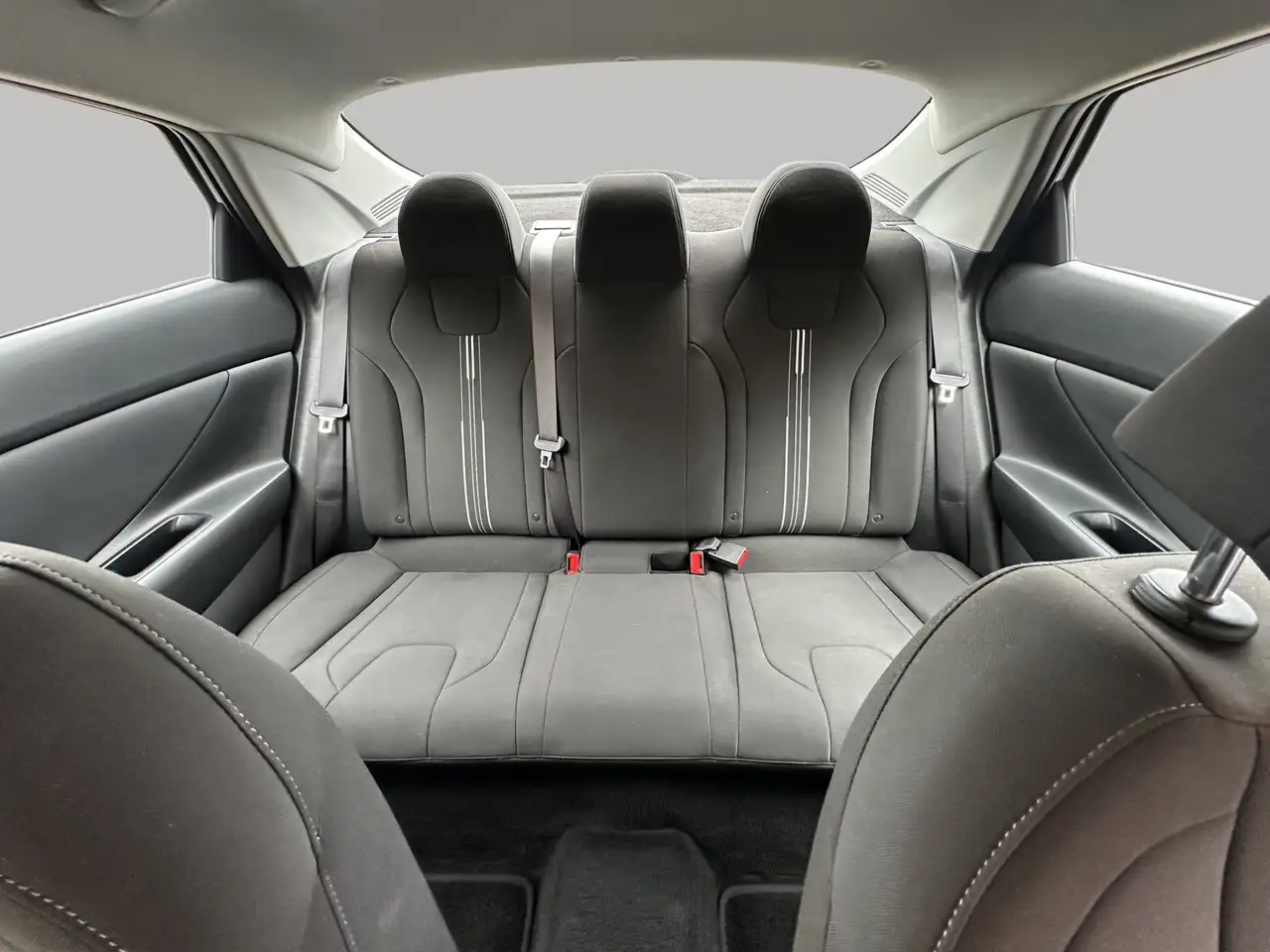 Hyundai ELANTRA photo Hyundai ELANTRA