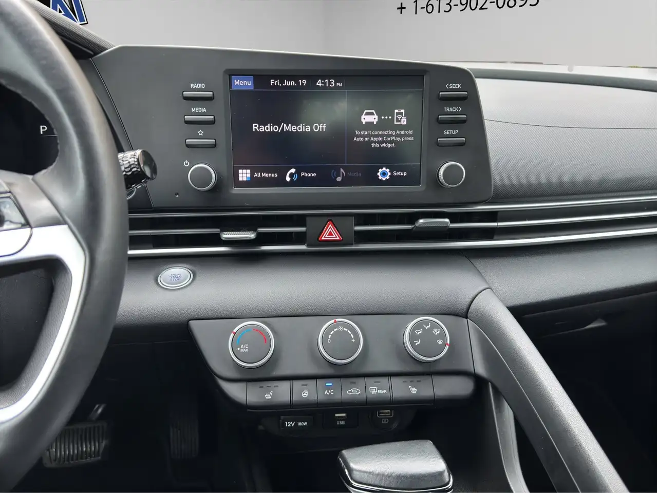 Hyundai ELANTRA photo Hyundai ELANTRA