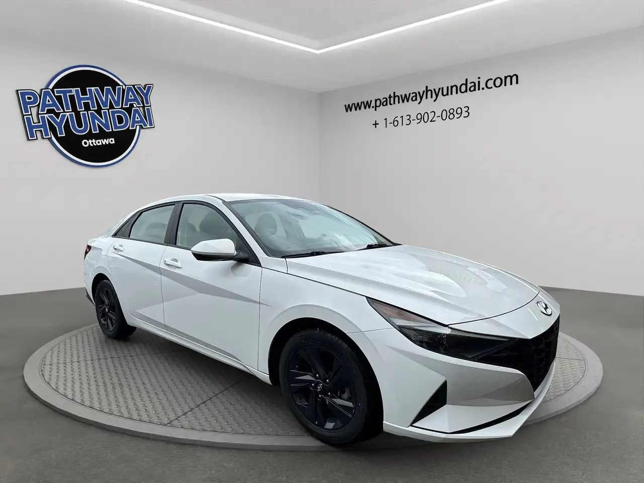 Hyundai ELANTRA photo Hyundai ELANTRA