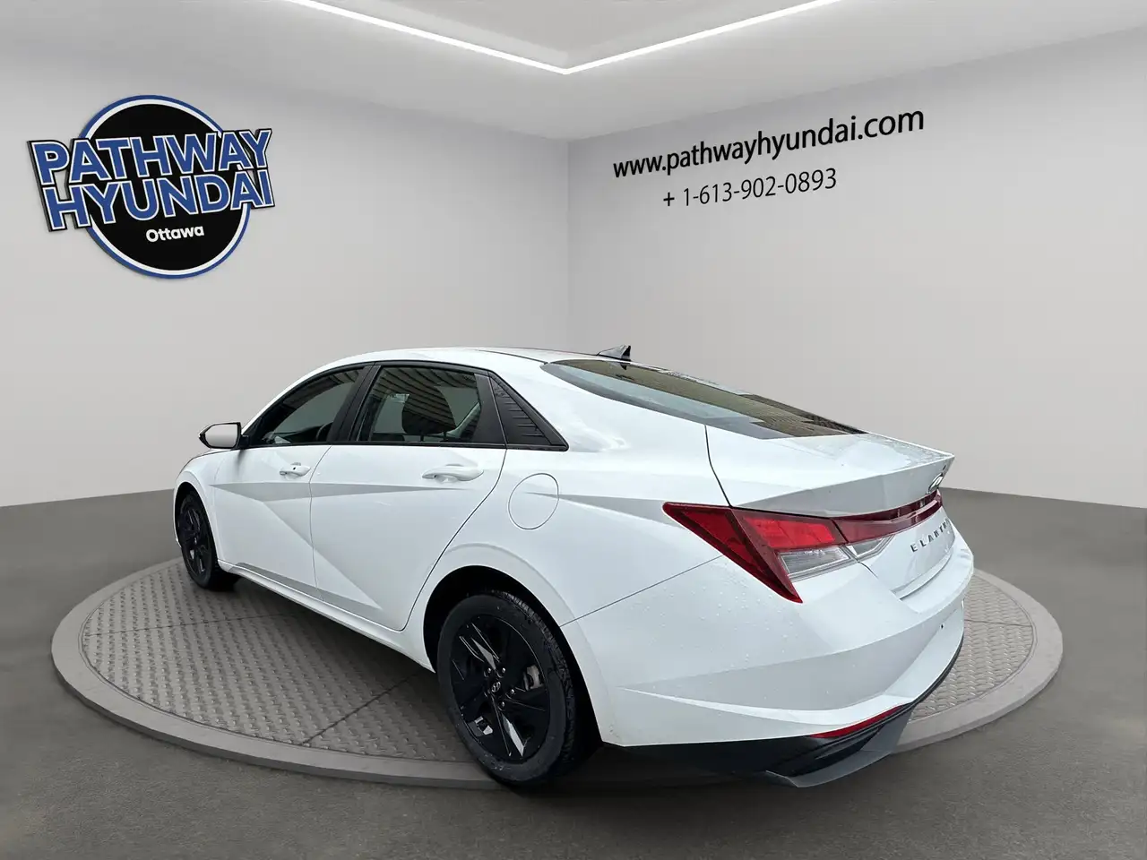Hyundai ELANTRA photo Hyundai ELANTRA