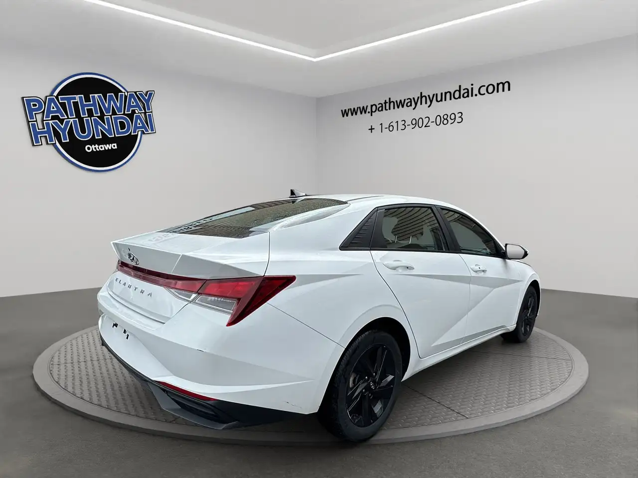 Hyundai ELANTRA photo Hyundai ELANTRA