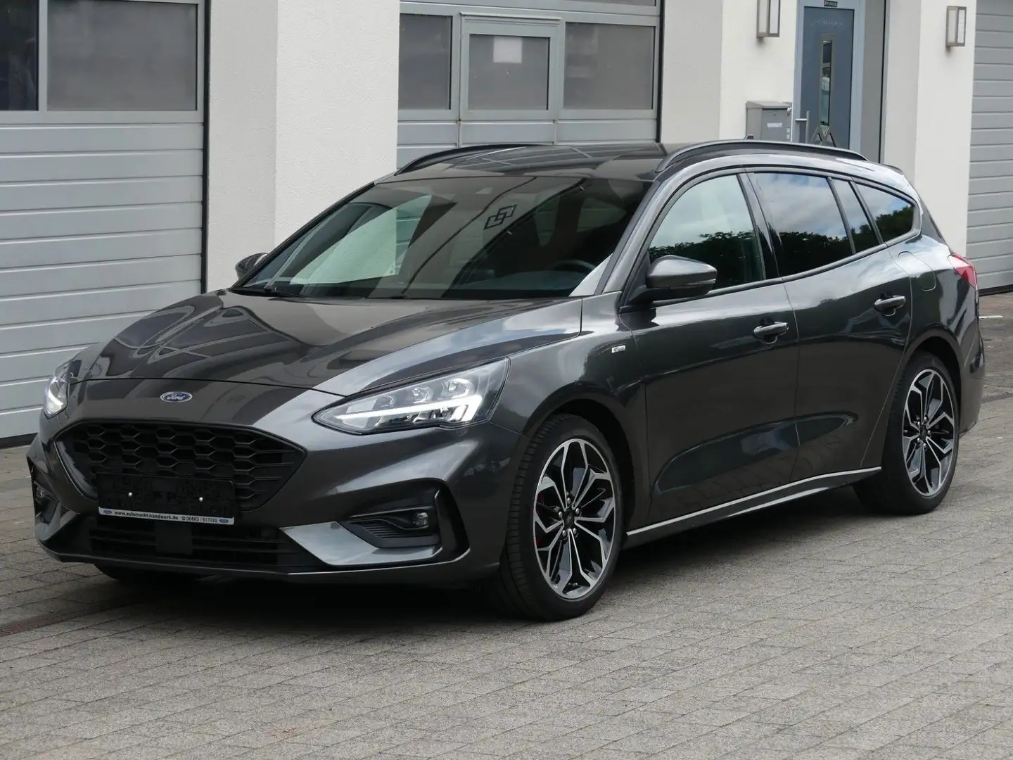 Ford Focus Turnier ST-Line X Grijs - 1