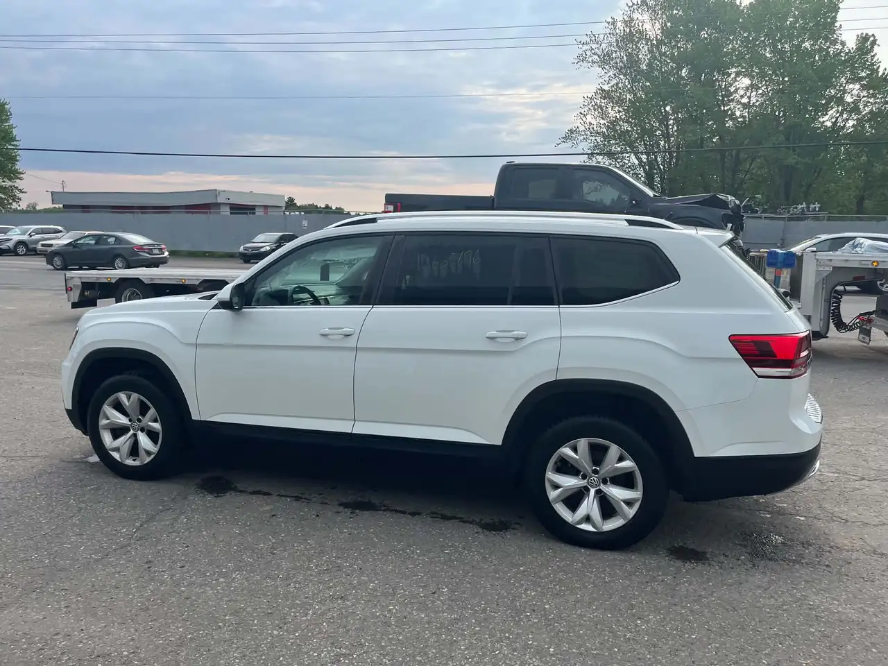 Volkswagen Atlas photo Volkswagen Atlas