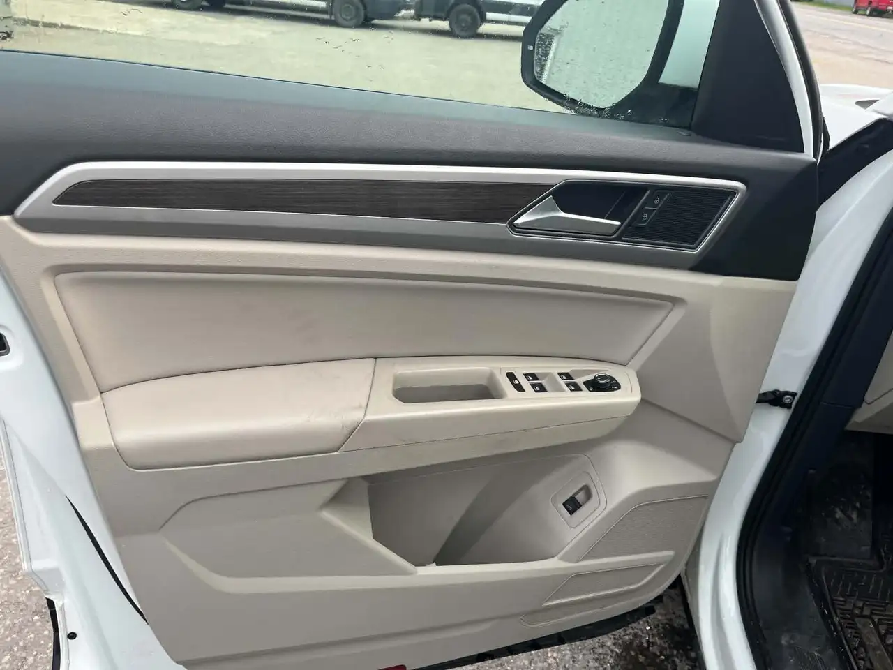Volkswagen Atlas photo Volkswagen Atlas