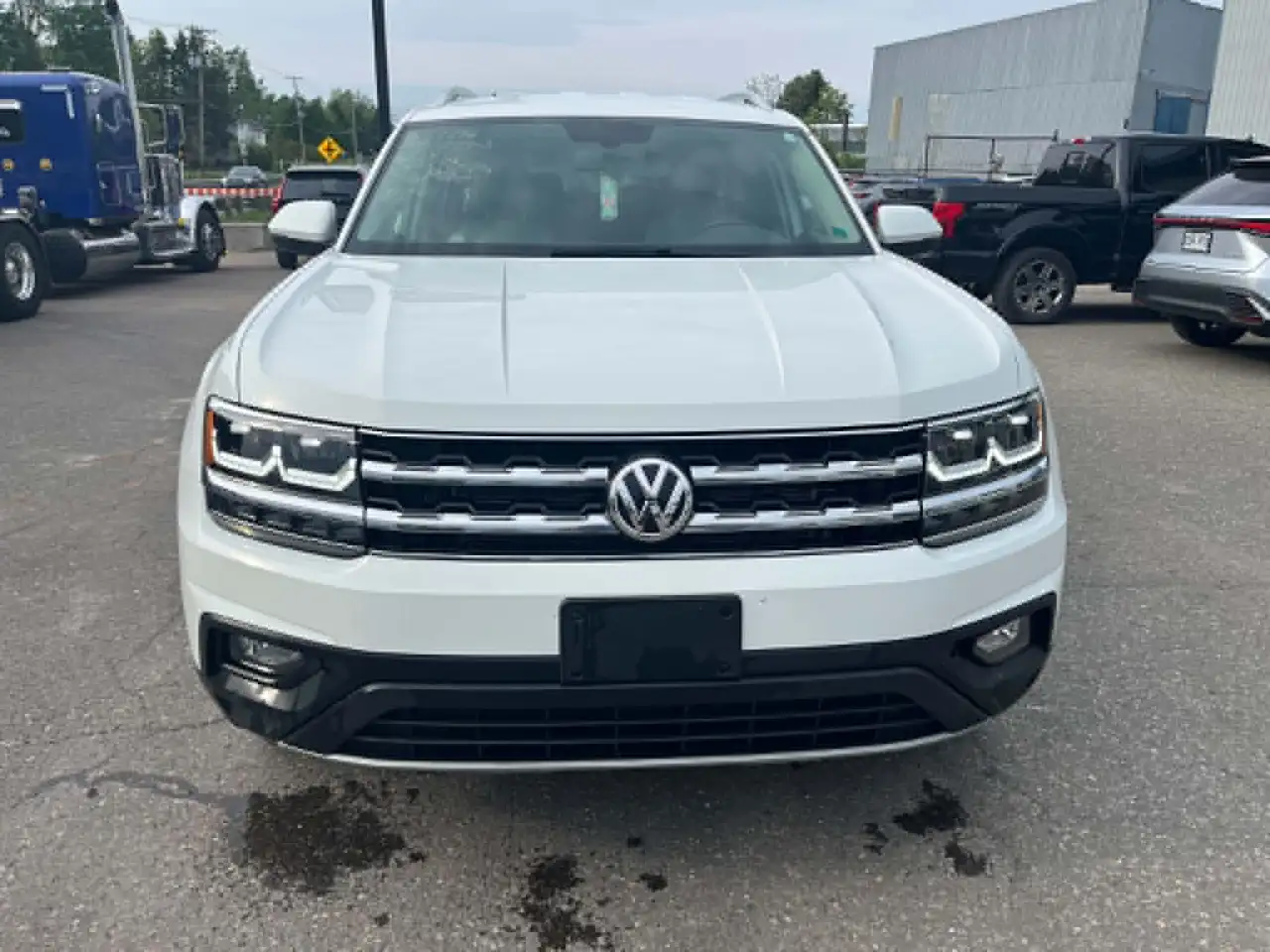 Volkswagen Atlas photo Volkswagen Atlas