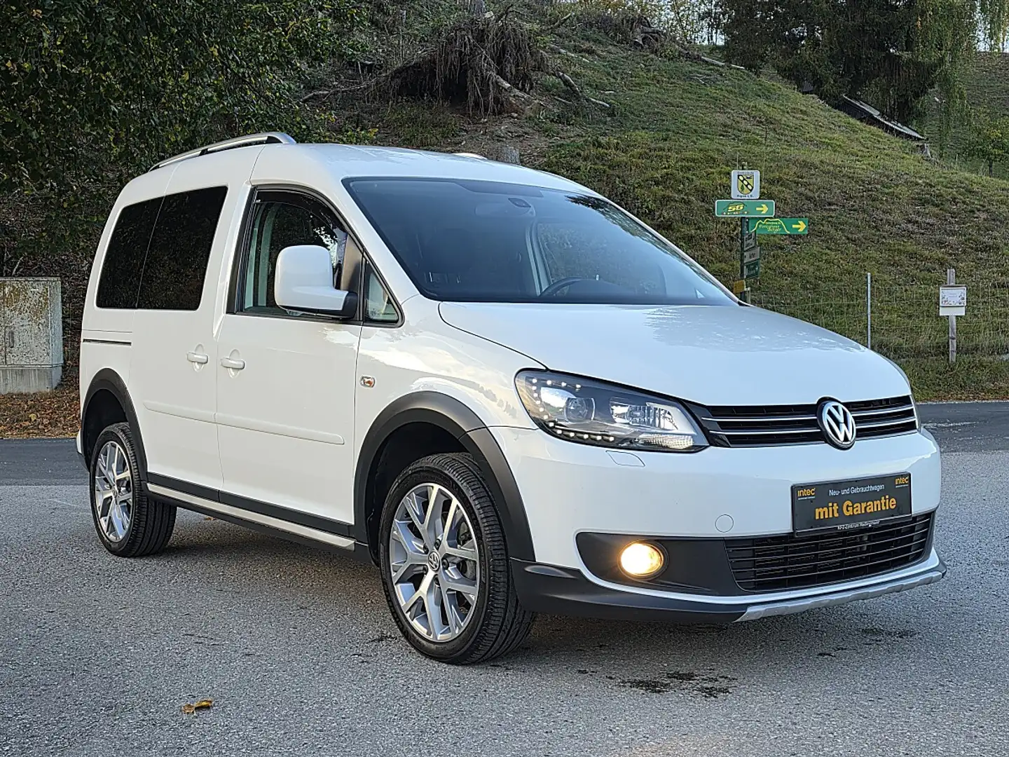 Volkswagen Caddy *Cross*4x4*2,0 TDI*Pickerl neu*servicegepflegt* Weiß - 2