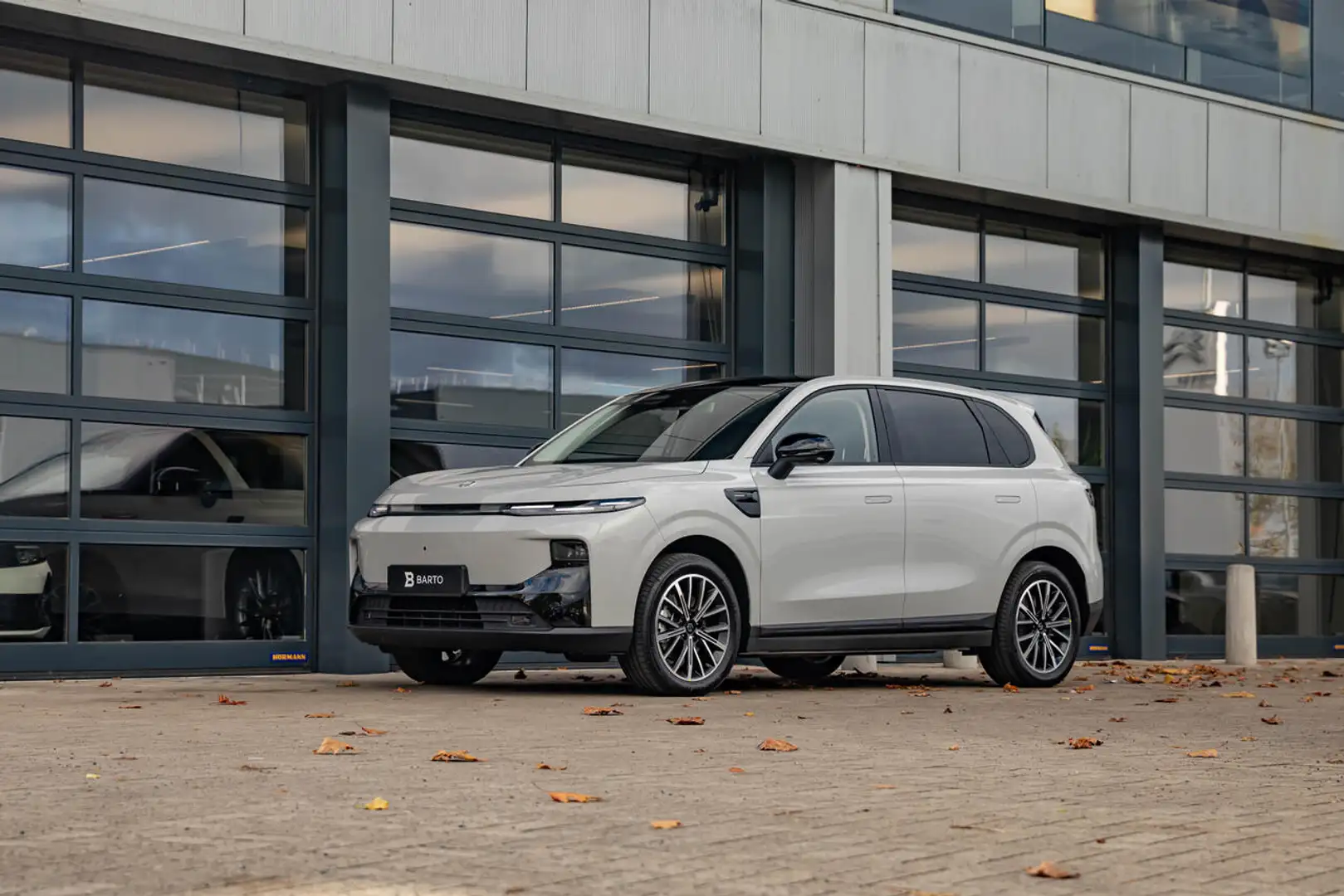 Leapmotor B10 ProMax | Design | 360° | Pano | Dark Leder | AC... Gris - 2