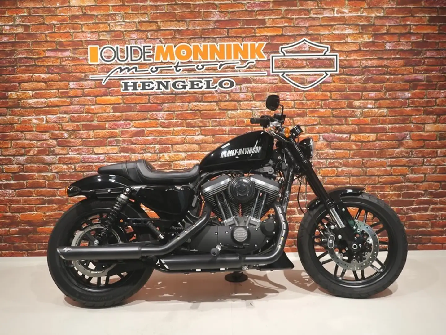 Harley-Davidson XL 1200 CX Roadster Чорний - 1
