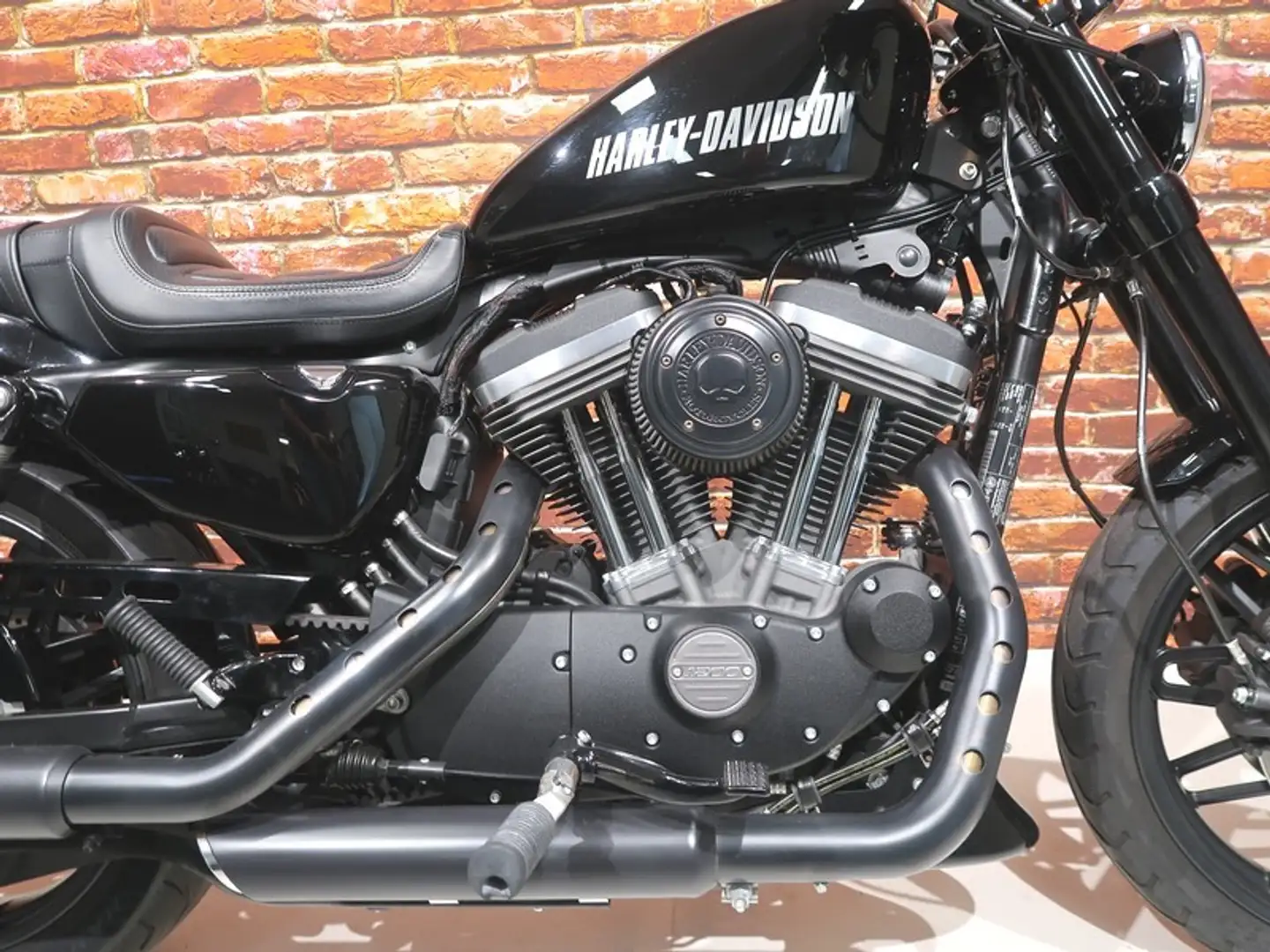 Harley-Davidson XL 1200 CX Roadster Чорний - 2