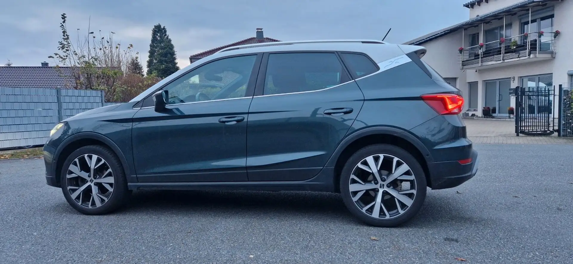 SEAT Arona Xperience Facelift 1 Hand Top Zustand DSG Weiß - 1