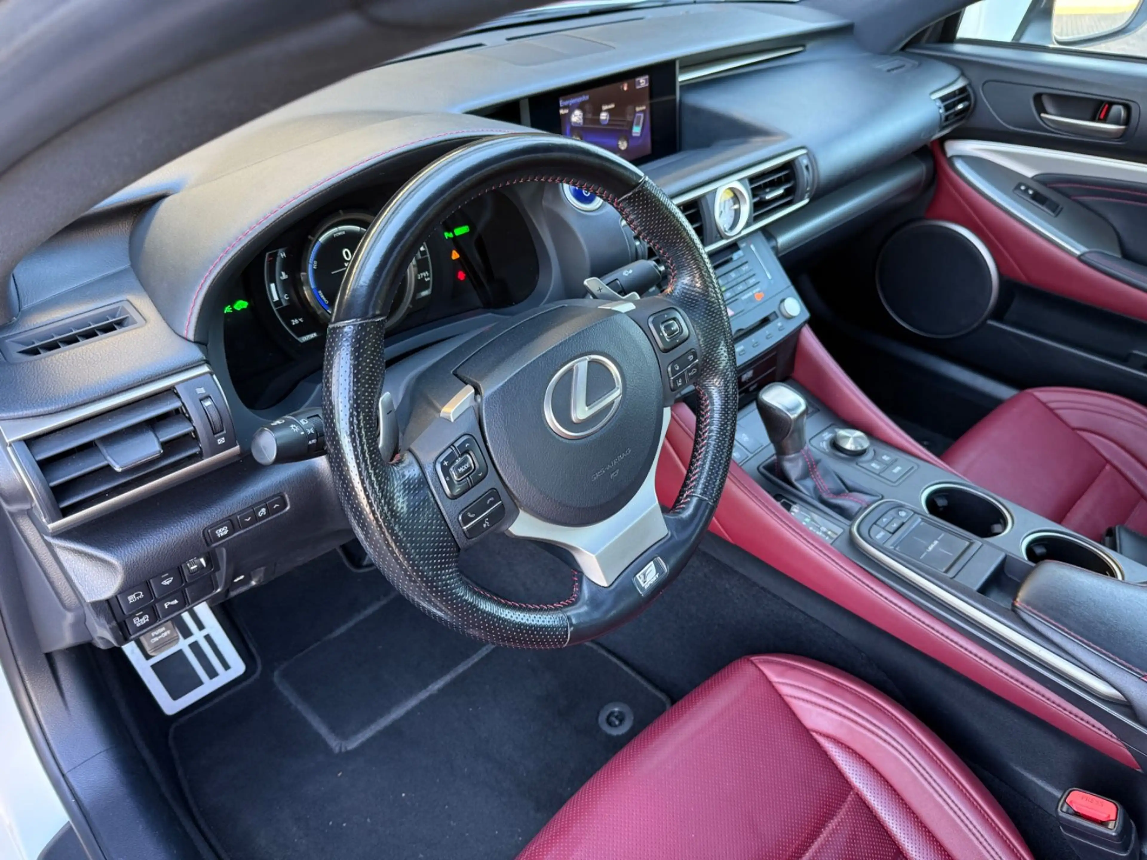 Lexus RC 300h F SPORTSCHIEBEDACH/AUS 1. HAND/LEDER/MEMO — photo 10