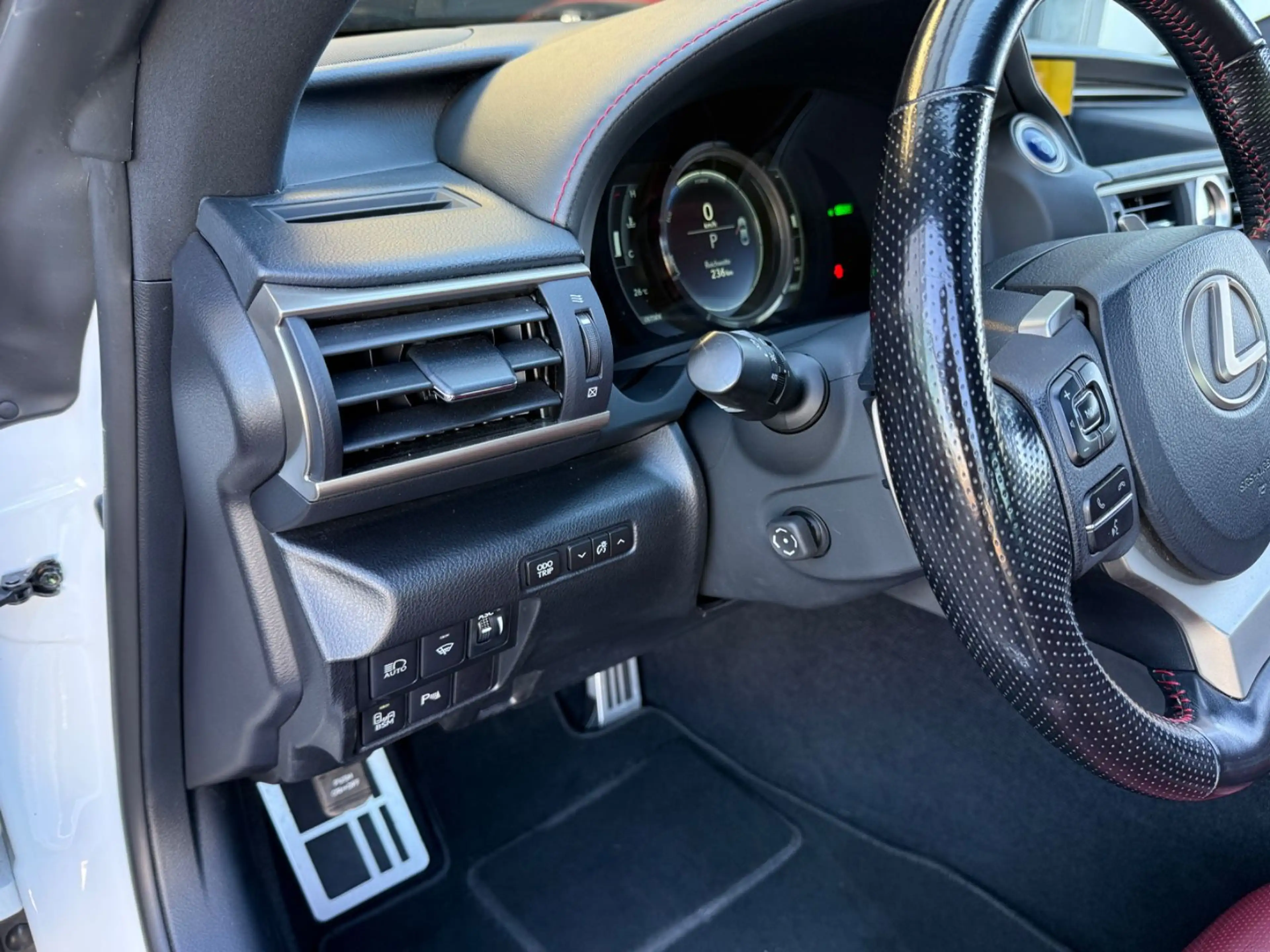 Lexus RC 300h F SPORTSCHIEBEDACH/AUS 1. HAND/LEDER/MEMO — photo 14
