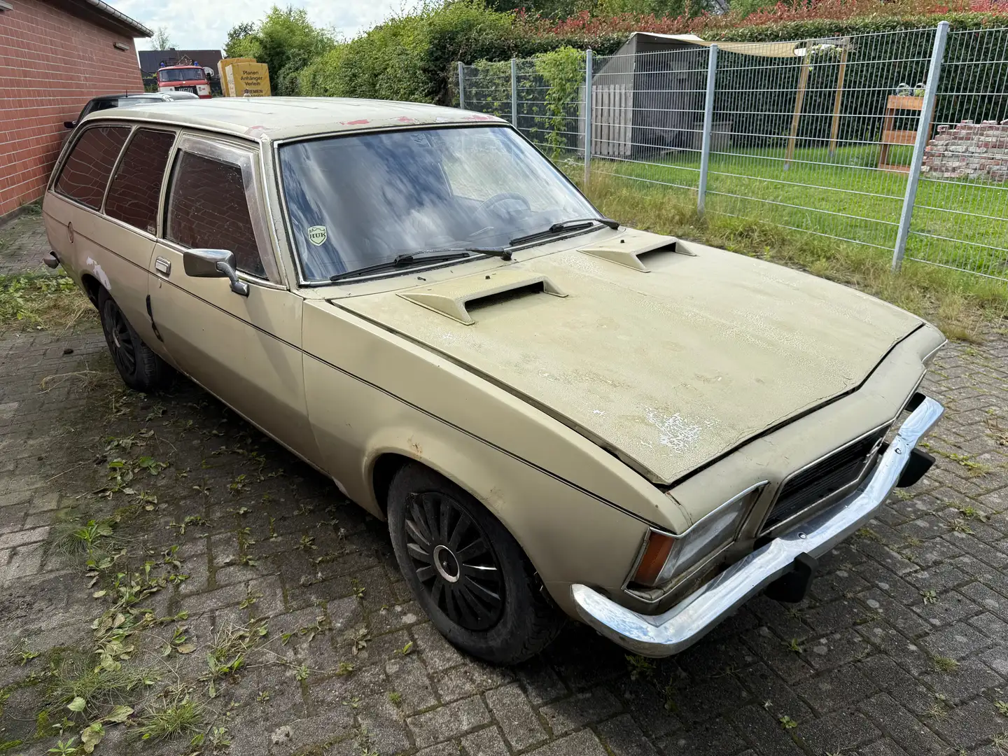 Opel Rekord D Caravan 2.0 S *2.Hand*seit 1975 letzter Besitz* Beige - 1