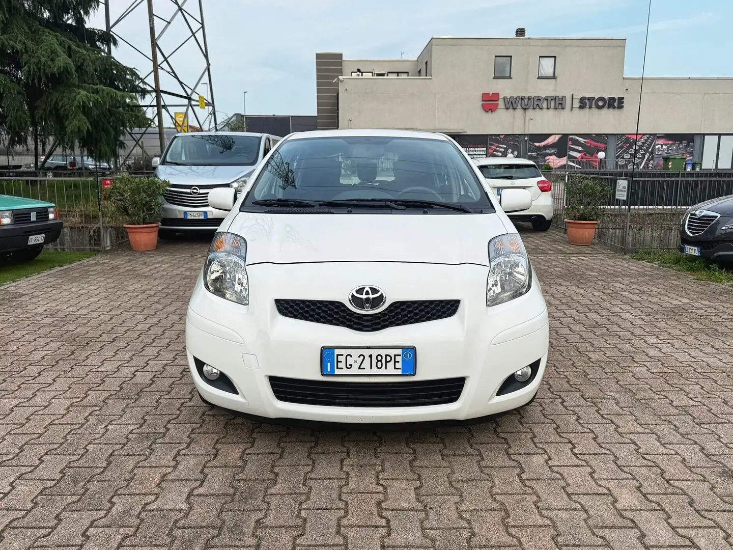 Toyota Yaris 1.3 5 porte Sol Bianco - 2