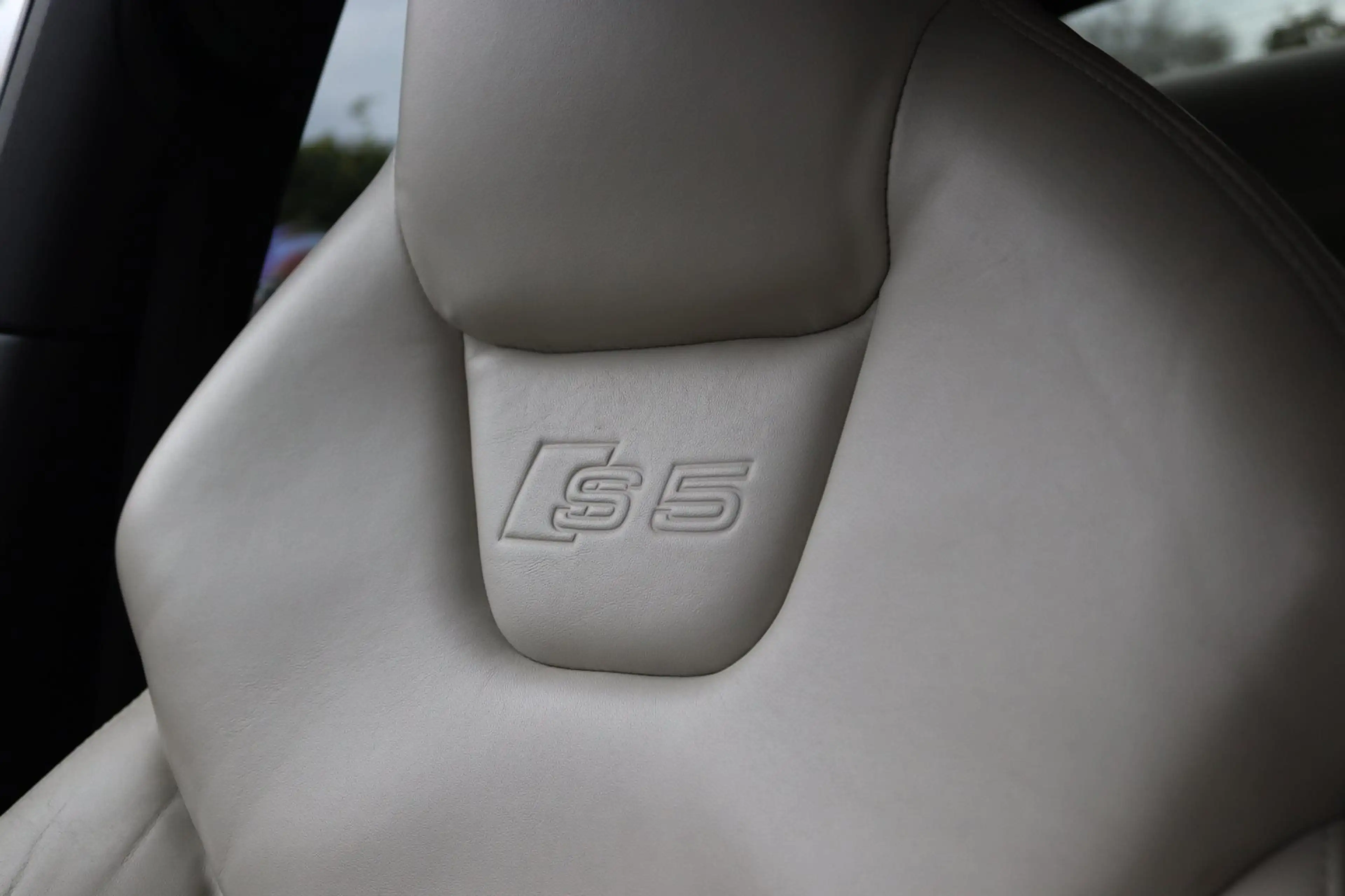 Audi S5 Coupé 4.2 FSI Quattro YOUNGTIMER B&O EISENMANN LED — photo 14