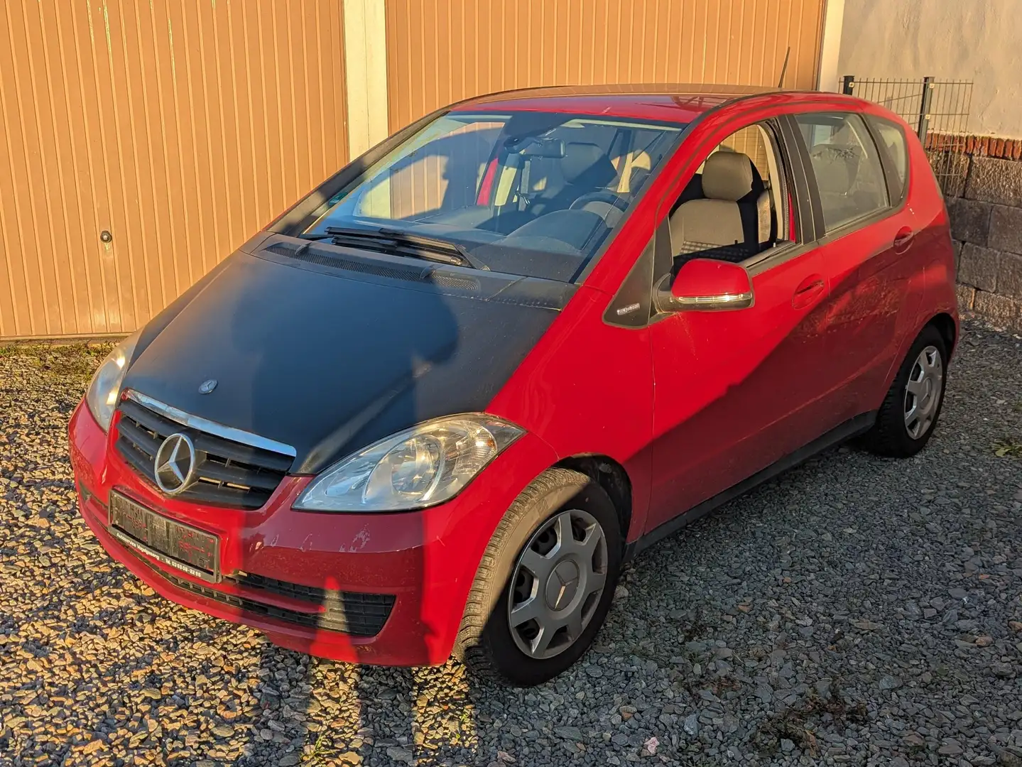 Mercedes-Benz A 180 A 180 BlueEFFICIENCY Avantgarde Rot - 1