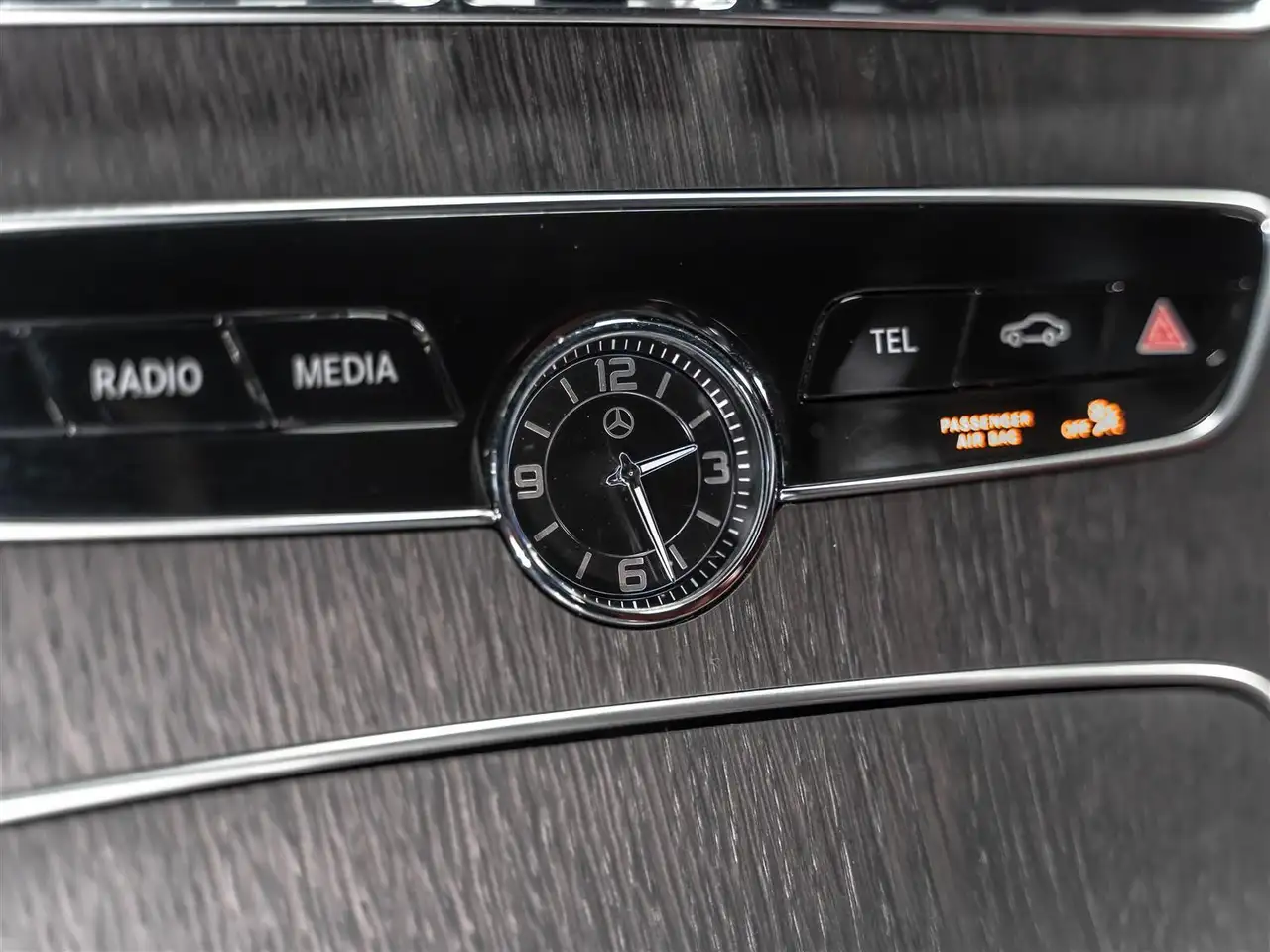 Mercedes-Benz C-Class снимка Mercedes-Benz C-Class
