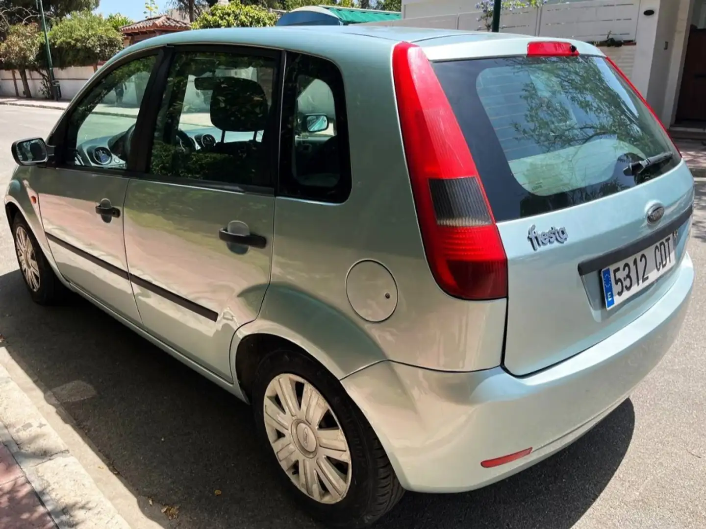 Ford Fiesta Berlina Manual de 5 Puertas Bleu - 2