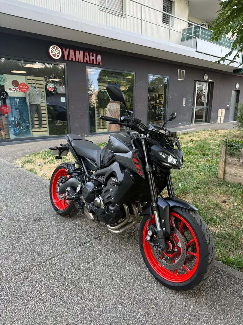 Yamaha MT-09 Zwart - 1