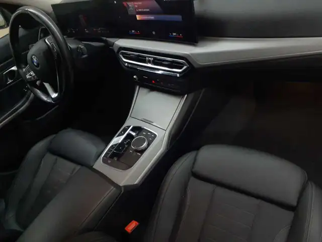 BMW 3 Series view 9