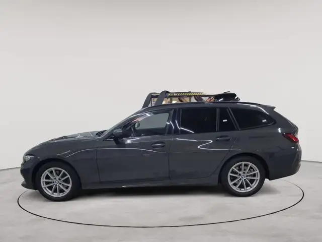 BMW 3 Series view 6