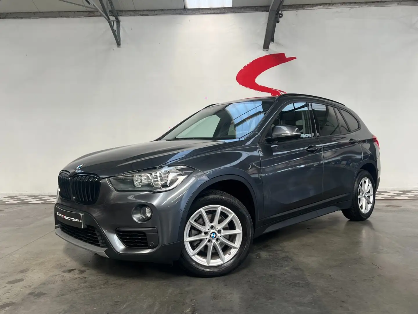 BMW X1 1.5i sDrive18 OPF Noir - 1