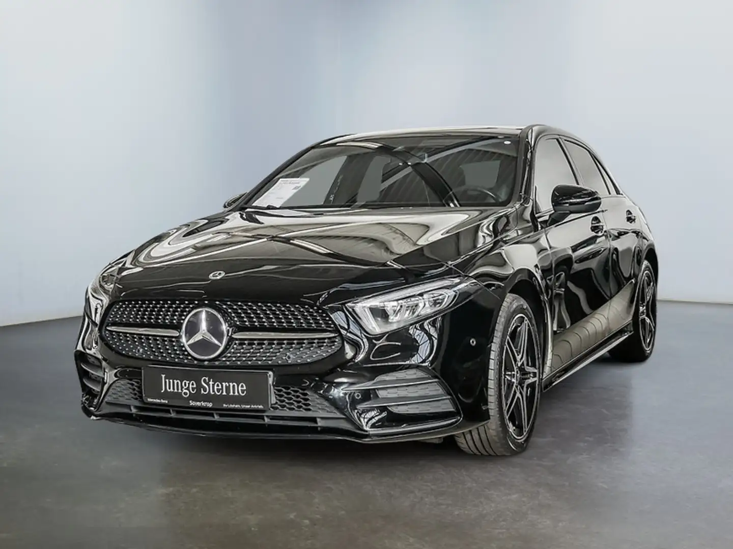 Mercedes-Benz A 250 e Kompakt AMG NIGHT SPUR PANO KAMERA PDC Schwarz - 2