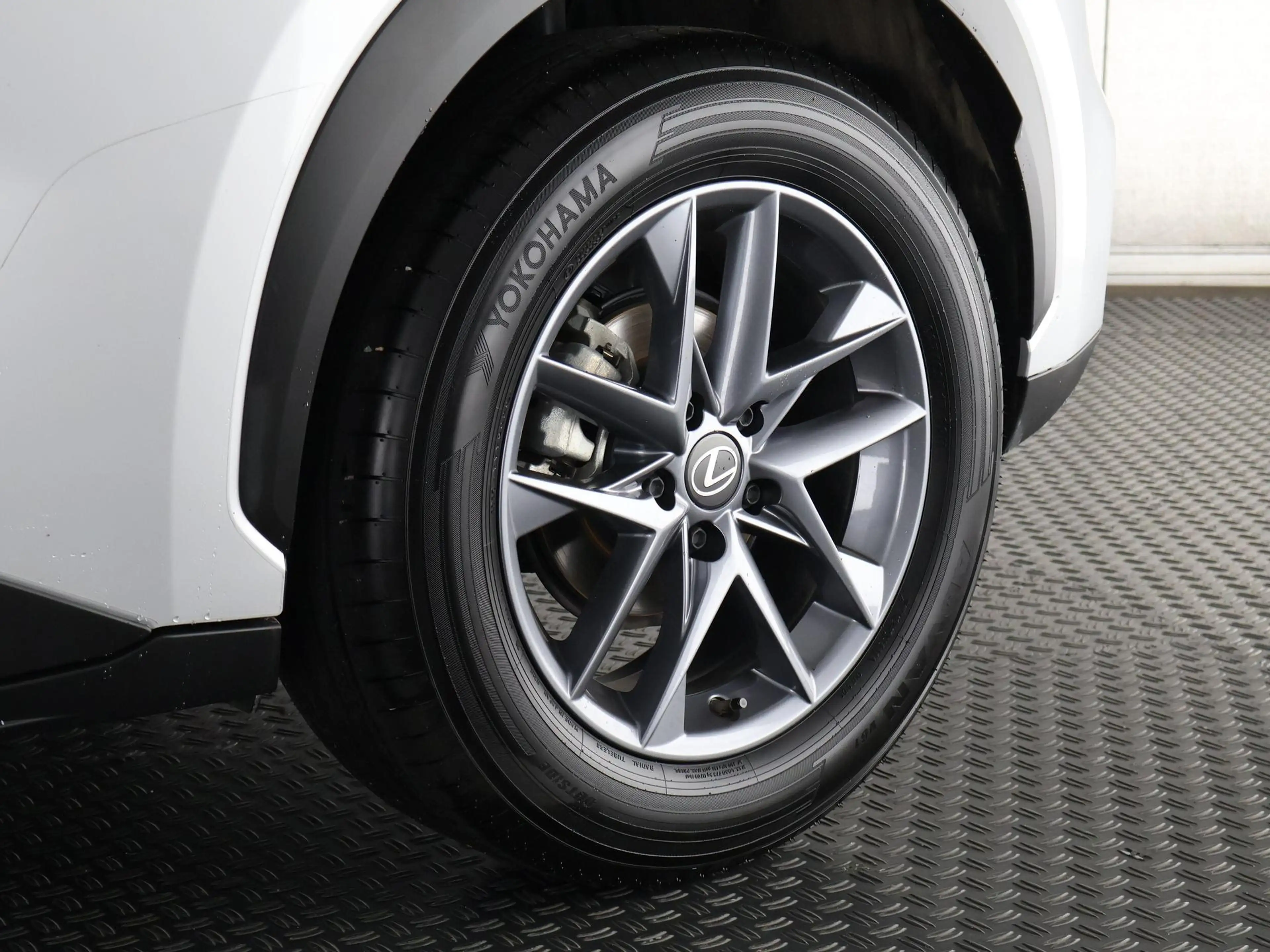 Lexus LBX 1.5 Business Line Bi-Tone 2WD | Dodehoek detectie — photo 6
