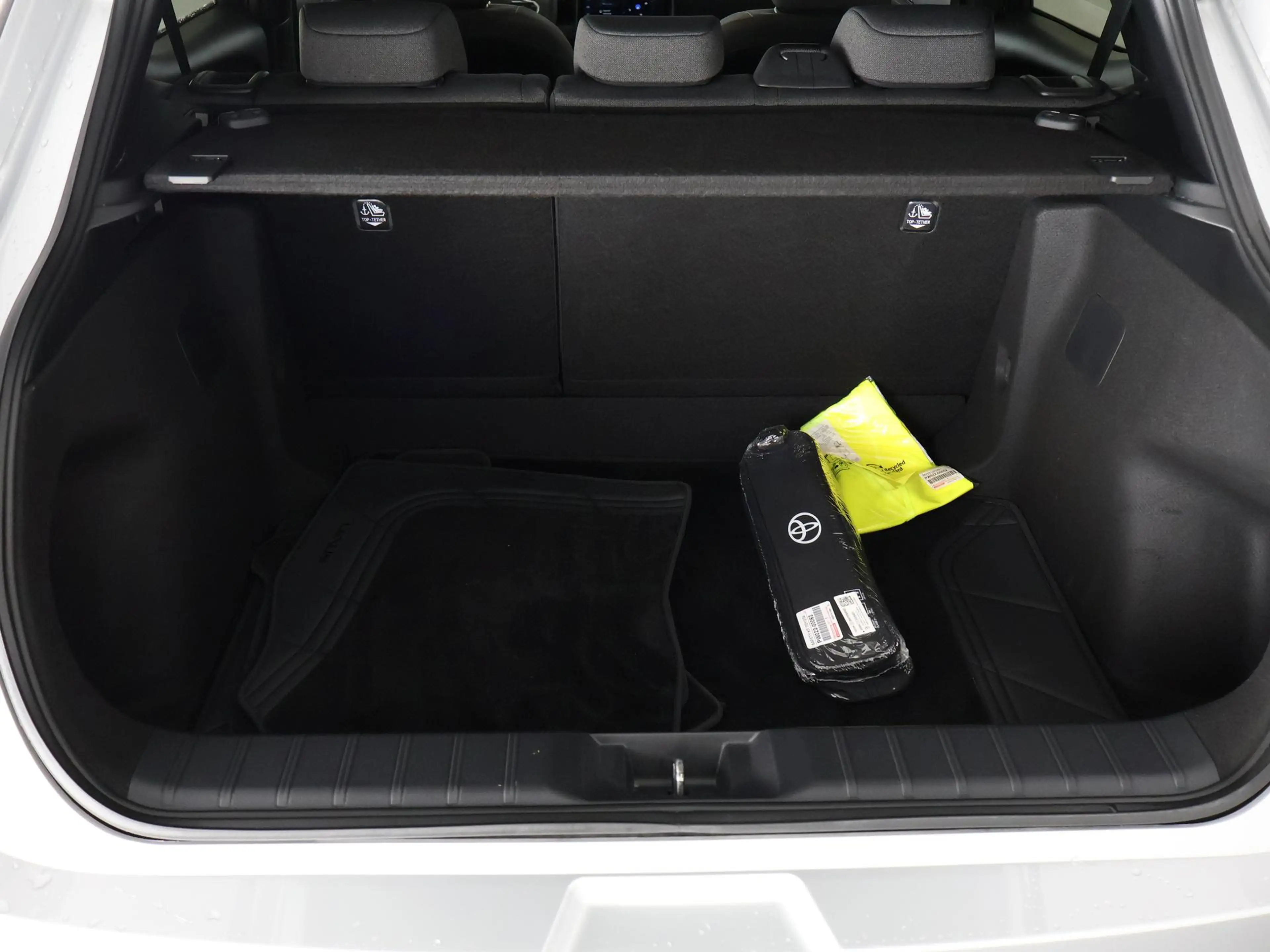 Lexus LBX 1.5 Business Line Bi-Tone 2WD | Dodehoek detectie — photo 35