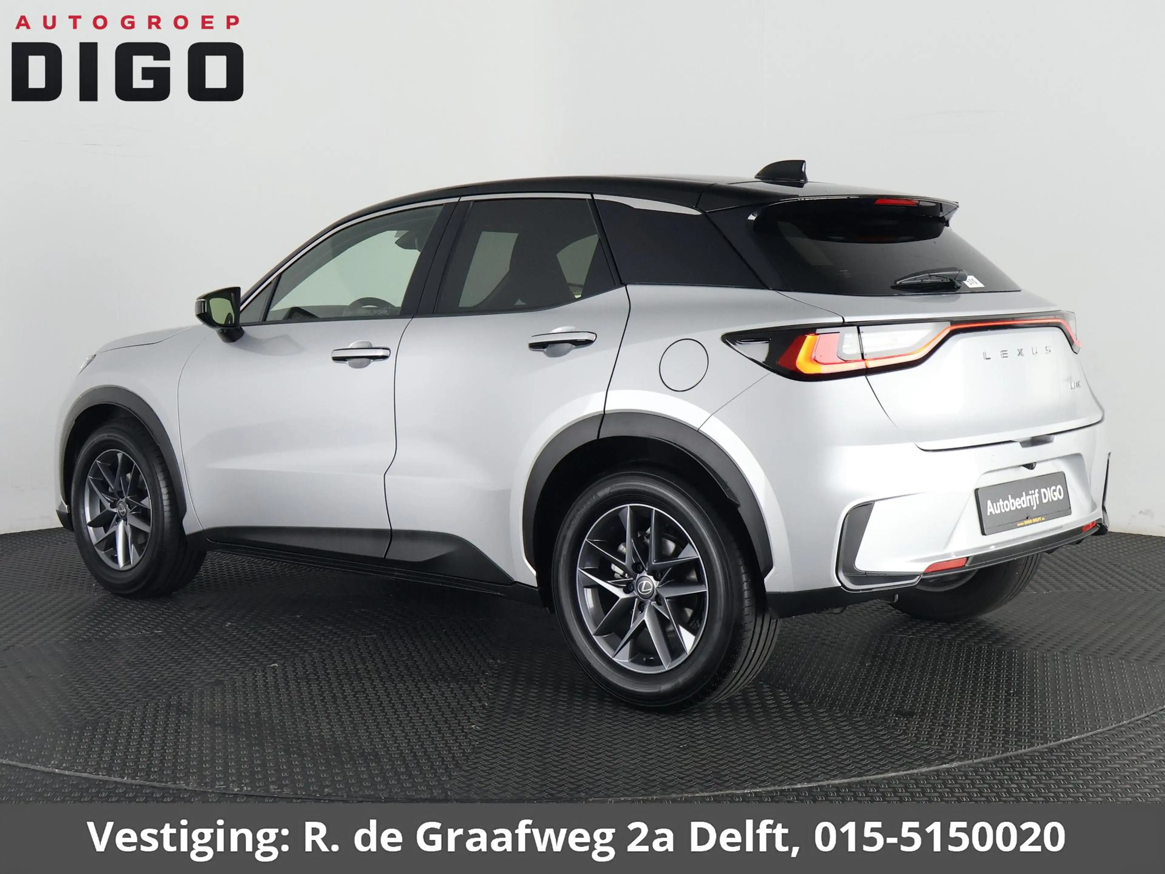 Lexus LBX 1.5 Business Line Bi-Tone 2WD | Dodehoek detectie — photo 30